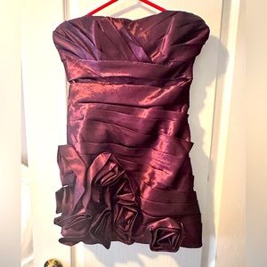 Perfect prom or event dress ! Summer purple with roses along the bottom